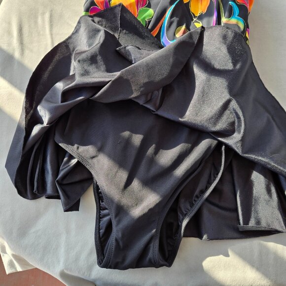 One piece colorful floral bathing suit by Longitude. Size 14 - Picture 3 of 10